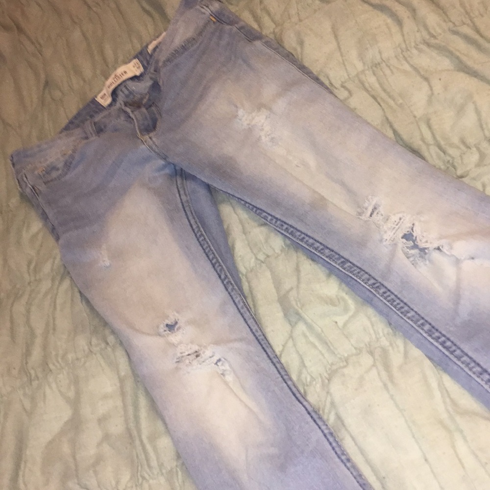 light wash ripped hollister jean size 00